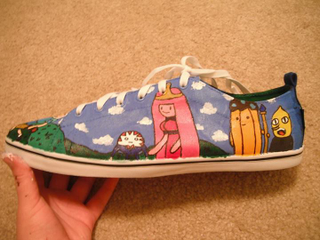 Illustration for article titled Oh hey, I painted more shoes!